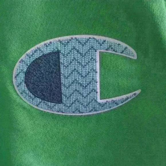 CHAMPION | Men's Green Reverse Weave Heavyweight Cut-off Shorts - Picture 2 of 5